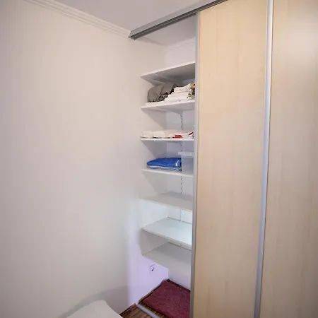 Comfortable 2br Garden With Ac & Free Parking